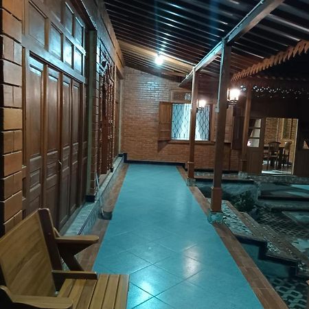 Guesthouse Jogja Omah Punagi Sleman  Dış mekan fotoğraf